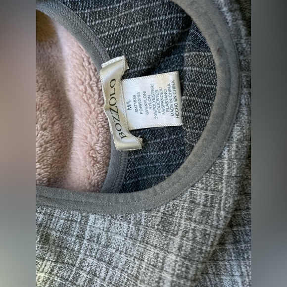 Bralette/ workout tops - Picture 3 of 4